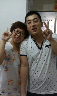 老姨夫吃瓜,老姨夫的瓜田奇遇记